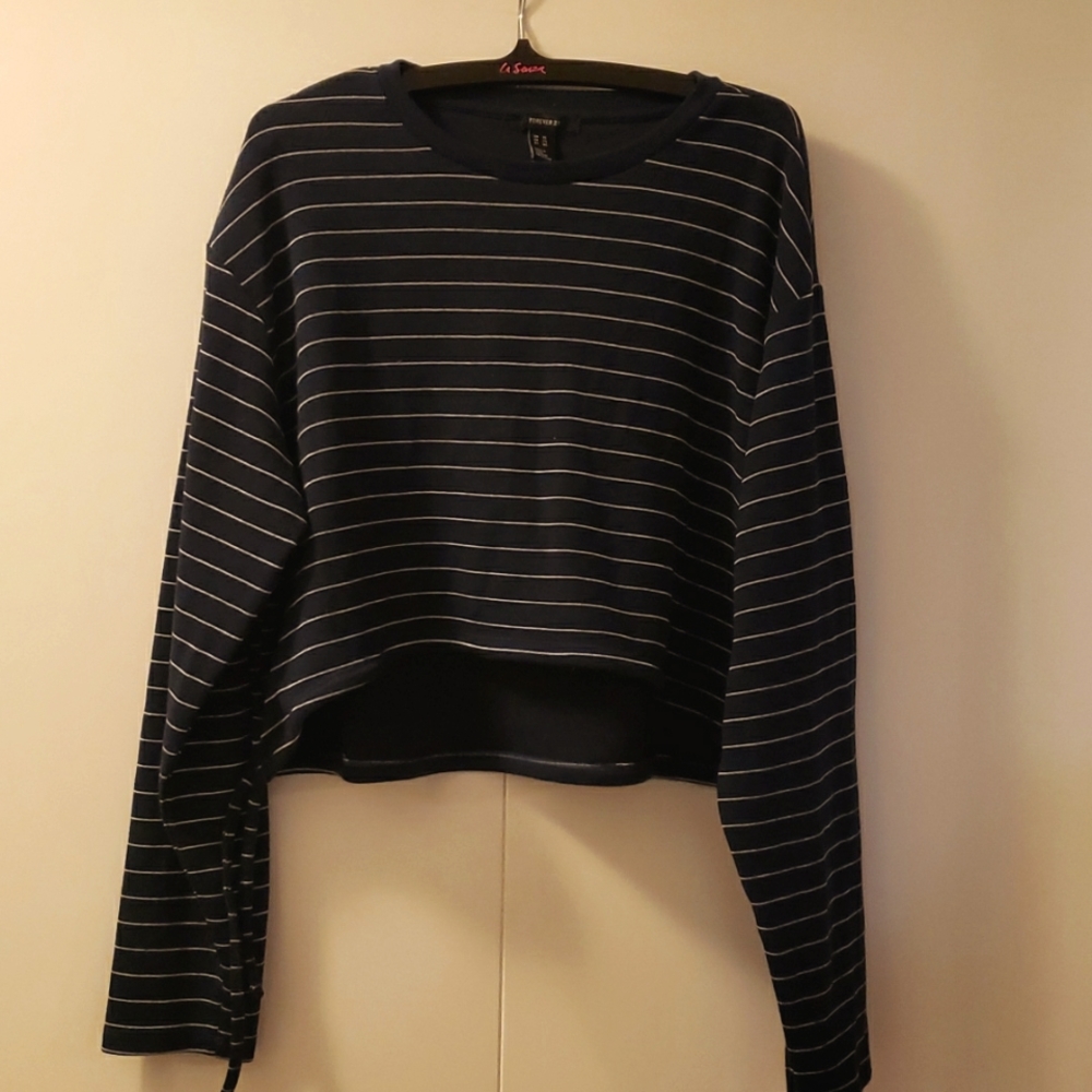 Blue stripped crop top